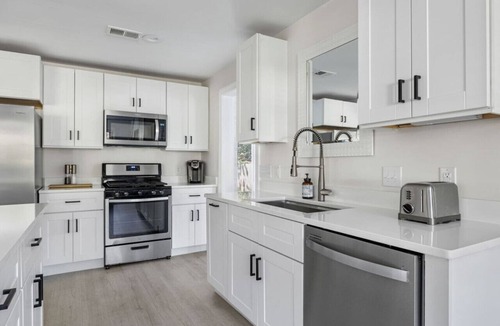 West Ashley House | 4 Bedroom Private Home 10 Minutes from Downtown!
