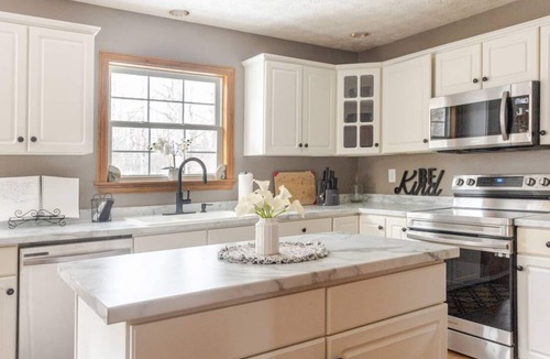Barboursville House | 4-bedroom vacation home short drive to Huntington Mall, Marshall, & St. Mary’s