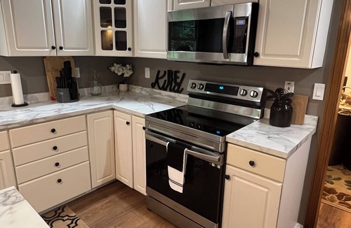 Barboursville House | 4-bedroom vacation home short drive to Huntington Mall, Marshall, & St. Mary’s