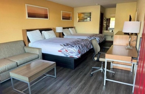 St. George Hotel | 4 Convenient Rooms Near I-95 – Great for Family Adventures