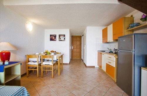 Ghisonaccia Apartment | 4-room apartment 100 meters from the sandy beach. Air conditioning