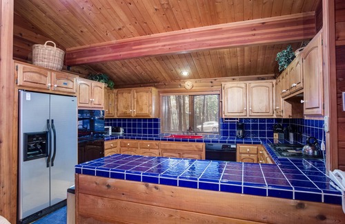 North Wawona Cabin | (41A) Cedar Chalet at The Redwoods In Yosemite