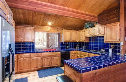 North Wawona Cabin | (41A) Cedar Chalet at The Redwoods In Yosemite