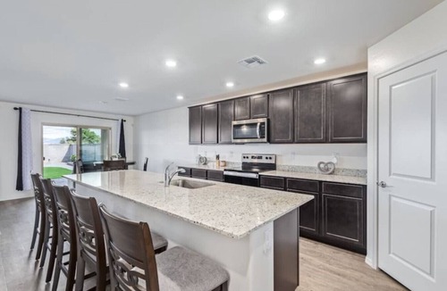 Buckeye House | 4BR Buckeye Home | 4 Queen Beds + Fast WiFi