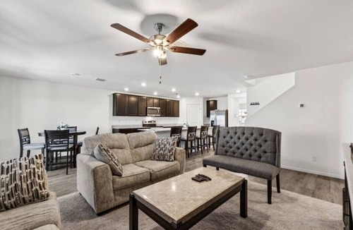 Buckeye House | 4BR Buckeye Home | 4 Queen Beds + Fast WiFi