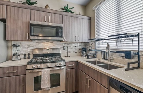 Royal Ranch House | 4BR Group Retreat w/Pool Table