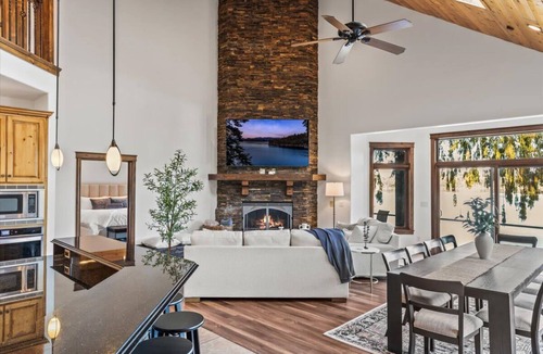 Hayden View Estates House | 4BR Lakefront, Hot Tub, Boat Slip & Games