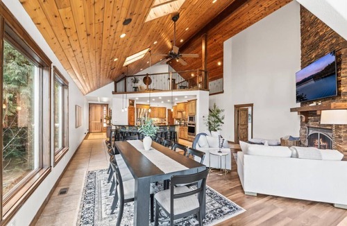 Hayden View Estates House | 4BR Lakefront, Hot Tub, Boat Slip & Games