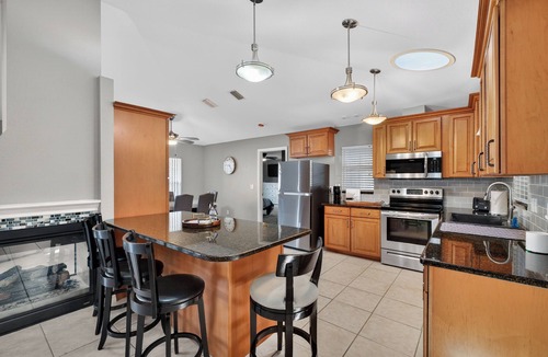 Florida Shores House | 4BR Mango Tree House. Private Pool. Minutes to New Smyrna Beach & Dinning