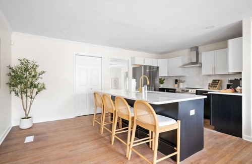 North Charleston House | 4BR Renovated Home with Pool in Park Circle