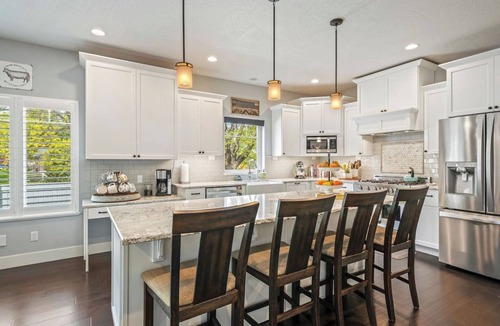 Garden District House | 4BR Retreat Near Downtown | 2 Kitchens Sleeps 11