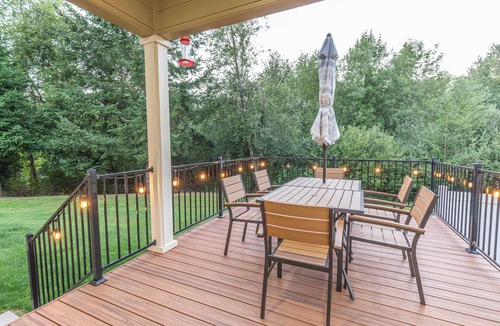 Pleasant Valley House | 4BR Retreat on Private Acre in Salmon Creek