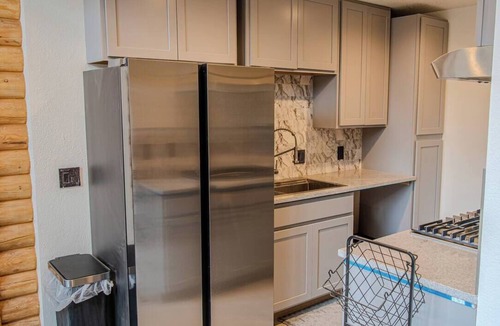 Steam Engine Meadows House | 5+ Bedroom, 4 Bath, 2 Full Kitchens w/Gameroom & 8 person Hot Tub