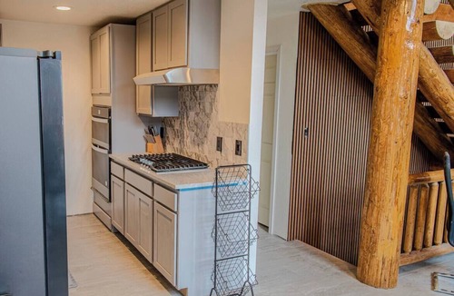Steam Engine Meadows House | 5+ Bedroom, 4 Bath, 2 Full Kitchens w/Gameroom & 8 person Hot Tub