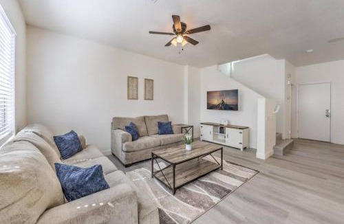 North Las Vegas House | 5 beds/Free Streaming/Arcade/Wi-Fi/Tv's/Coffee