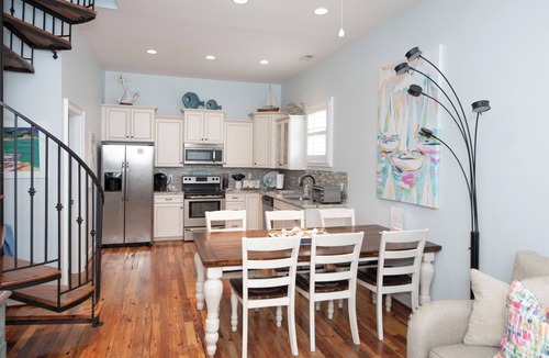Atlantic Beach House | 5 Star Reviews! Luxury Home, Pool, Steps from Ocean,Sleeps 7, Shops,Restaurants