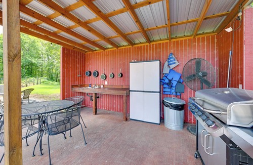 Lindseyville Apartment | 50-Acre 'Pioneers Paradise' 8 Mi to Mammoth Cave!