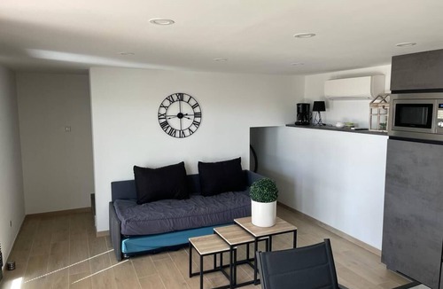 Molini Apartment | 50m2 garden level, 400 m from Agosta beach
