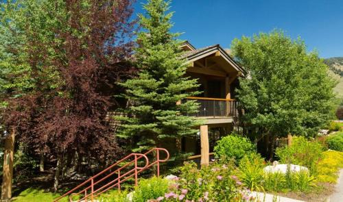 Jackson Apartment | 535 Snow King Loop