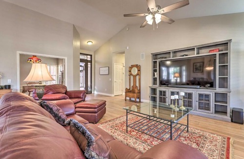 Oakwood House | 55+ Sun Lakes Casa w/Fenced Yard & Pool Access
