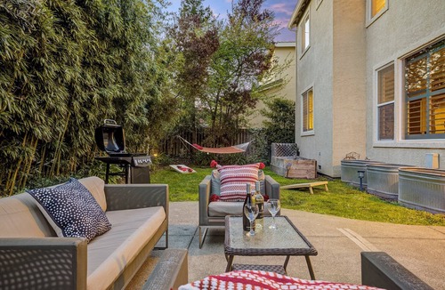 Santa Rosa House | 5BD/3BA Wine County Home w/Billiards & BBQ!