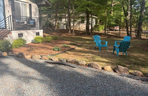 Chapel Hill House | 5BR Chapel Hill Gateway Sleeps 12 Free Parking