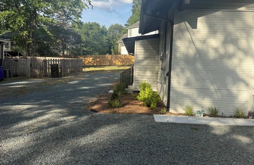 Chapel Hill House | 5BR Chapel Hill Gateway Sleeps 12 Free Parking