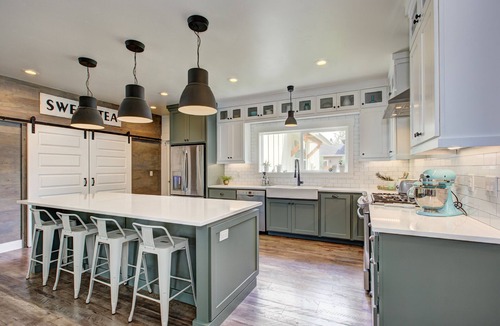Maple Grove - Franklin House | 5BR Farmhouse w/Hot Tub, Seasonally Heated Pool & Huge Yard