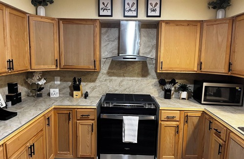 Roosevelt House | 5BR Home Close Nat’l Parks & Downtown Fresno +Large Private Parking