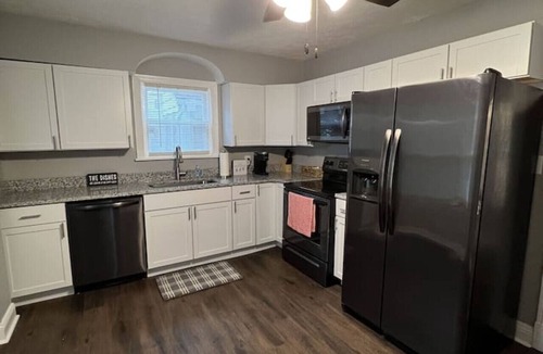 Beechmont House | 5BR House Near Kentucky Exposition Center with Pool