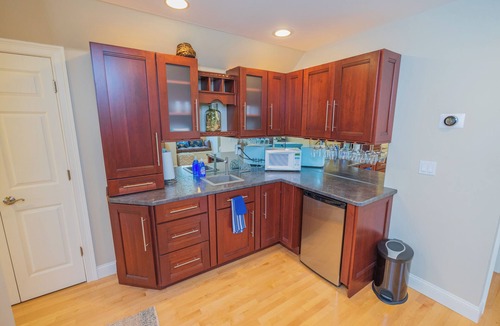 Newport East House | 5BR w/Heated Pool Near Beaches & Newport