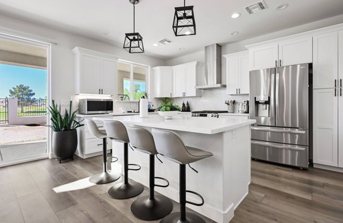 Bullhead City House | 6 BDR Modern Home w/River & Beach Access!