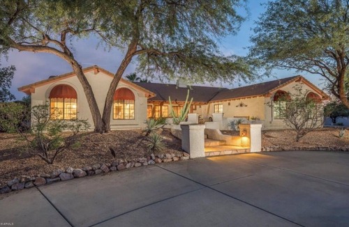 Mesa del Oro House | 6-bedroom home with pool in charming Gold Canyon