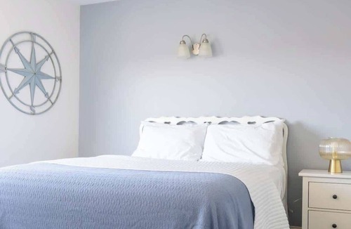 Middletown Hotel | #6 | Comfy Room w/Queen-bed