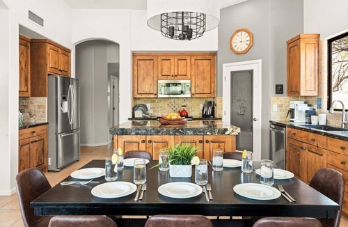 New River Villa | 6 Hole Golf | Hot Tub | Pool+More | Featured on TV show Staycation