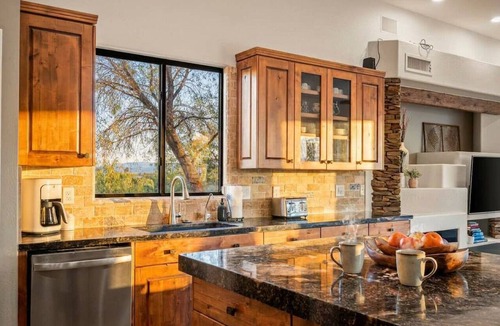 New River Villa | 6 Hole Golf | Hot Tub | Pool+More | Featured on TV show Staycation