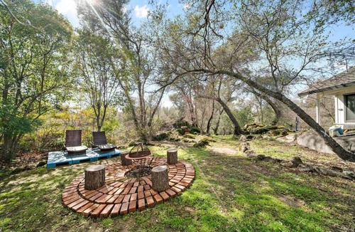Loomis House | 6 Rooms & 4 Baths - 2.5 Acre Folsom Lake Resort