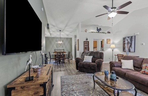 Georgetown House | 7 Miles to Horse Park/King Size