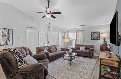 Georgetown House | 7 Miles to Horse Park/King Size