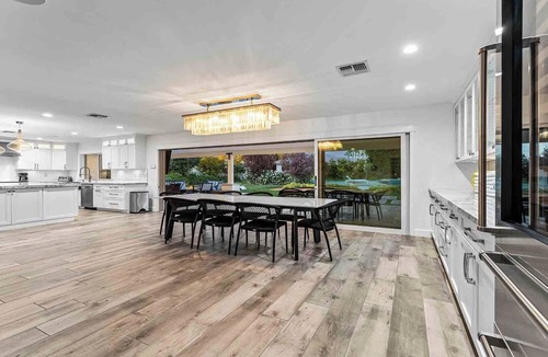 Corvalian Estates House | 7BR Luxury Retreat , Cedar Sauna, Heated Pool, Spa & Gym
