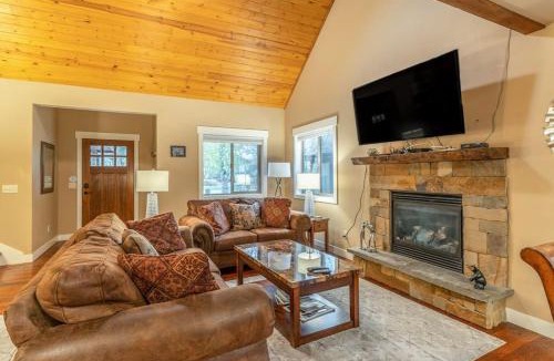 Columbia Falls House | 7th Fairway Getaway