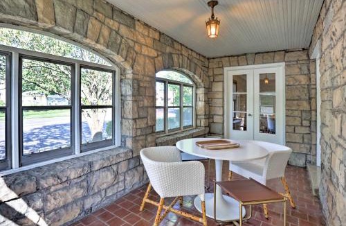 Strathmoor Village House | 8 Mi to Kentucky Derby: Charming Louisville Gem
