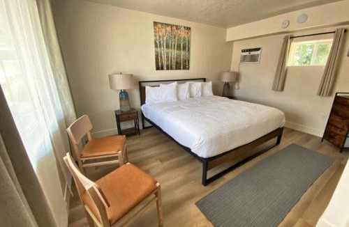 Mount Carmel Junction Hotel | 89 & Nine Motel