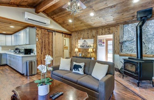 Wishon Cabin | 9 Mi to Bass Lake: Cabin w/Fire Pit in Wishon!