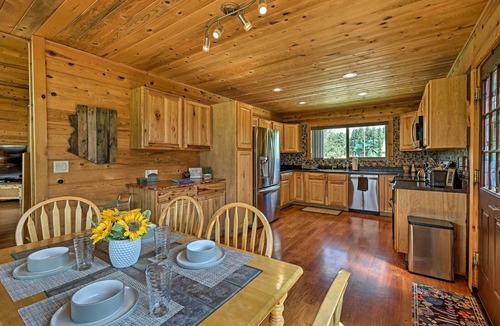 Pinetop Cabin | 9 Mi to Rainbow Lake: Mtn Getaway w/BBQ!