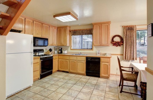 North Wawona Cabin | 98 m² Cabin ∙ 2 bedrooms ∙ 6 guests