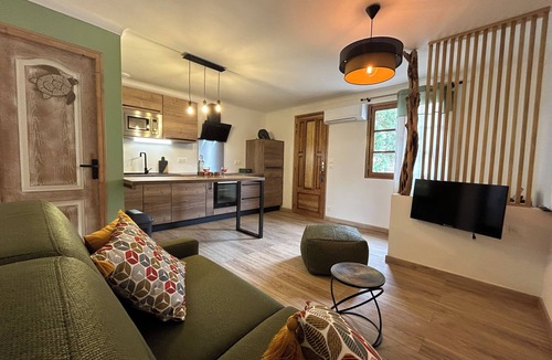 Monacia-d'Aullene Apartment | A 10 mn des Plages, Appartement Refait à Neuf au Cœur D'un Village Authentique