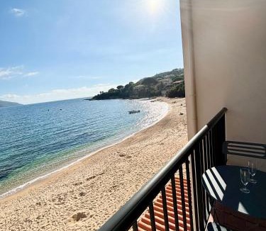 Tiuccia Apartment | A 20min d AJACCIO, Grand studio 3 personnes - pieds dans l'eau - accès direct plage - vue mer exceptionnelle