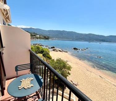 Tiuccia Apartment | A 20min d AJACCIO, Grand studio 3 personnes - pieds dans l'eau - accès direct plage - vue mer exceptionnelle