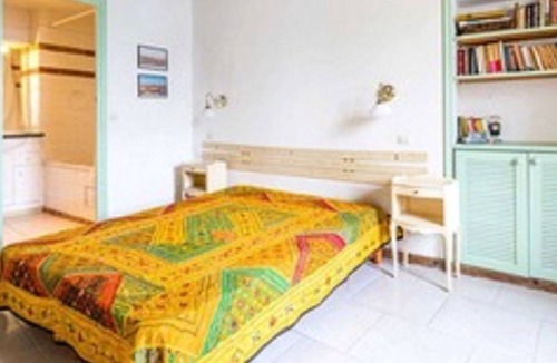 Erbalunga Hotel | A balcony overlooking the sea